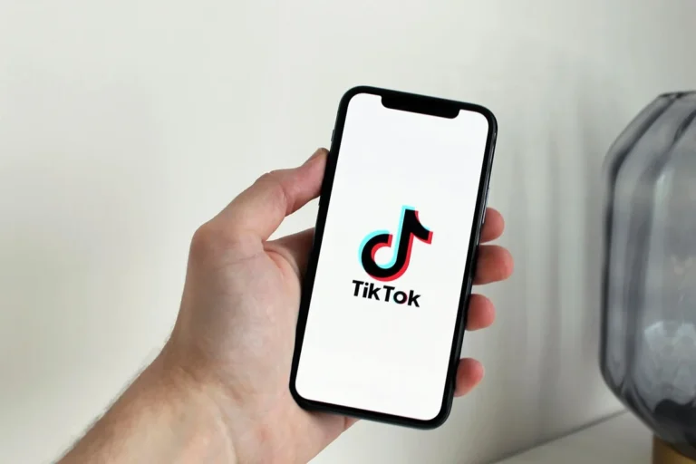 Cómo funciona TikTok: guía completa de la plataforma más allá de deslizar