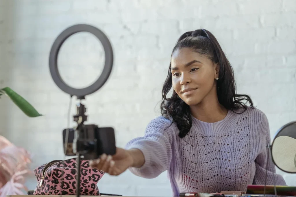 Algoritmo de TikTok 2026: cómo funciona realmente y qué busca