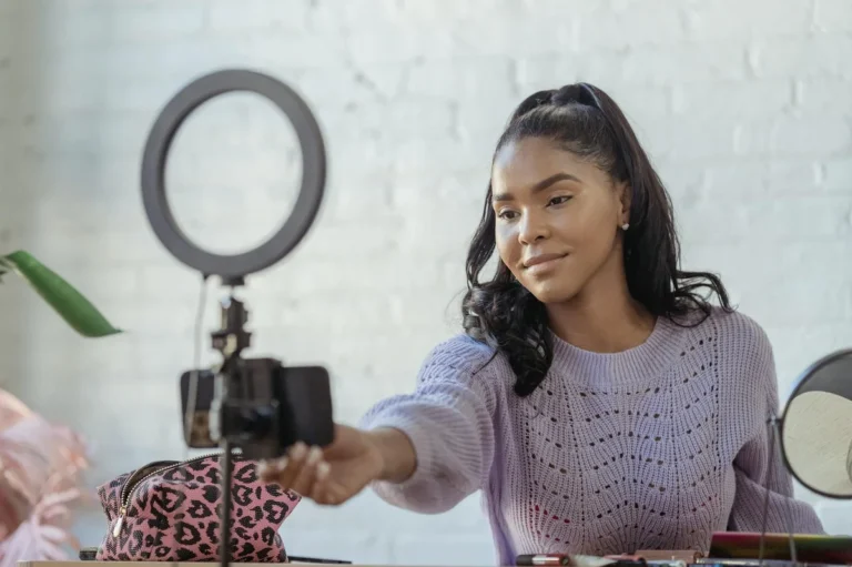 Algoritmo de TikTok 2026: cómo funciona realmente y qué busca