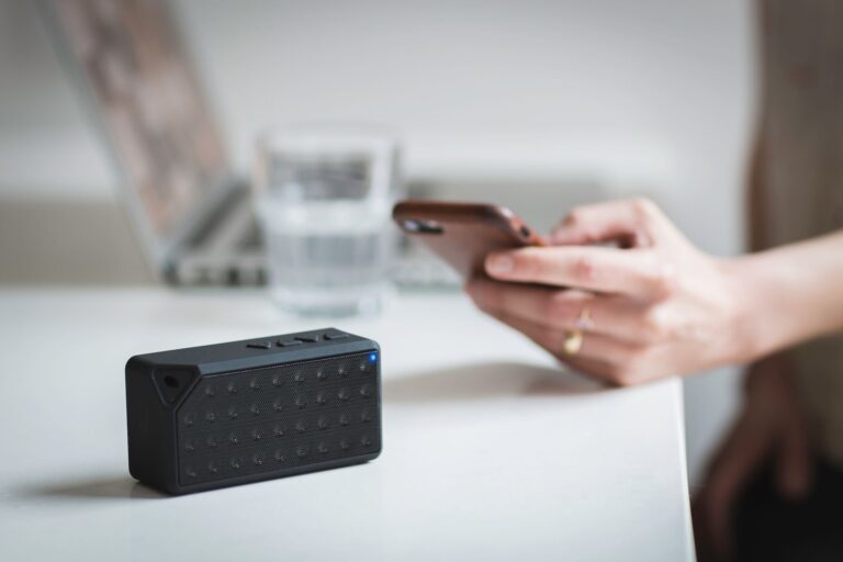 Los 5 mejores altavoces Bluetooth portatiles de 2026 (con buen sonido de verdad)