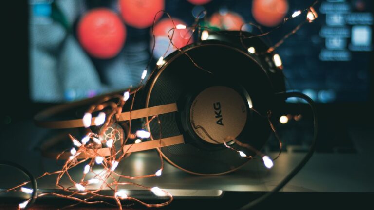 Auriculares con transparencia: top 5 para oír el entorno
