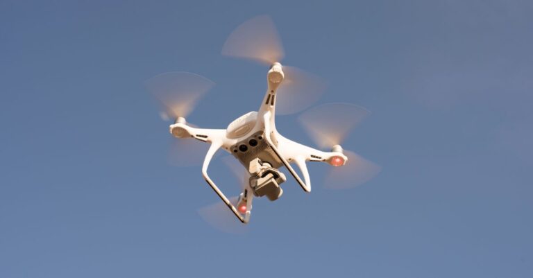 Dron para principiantes en 2026: 5 opciones para empezar a volar sin estrellarte el primer dia