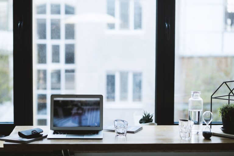 Los 7 mejores gadgets para trabajar desde casa en 2026