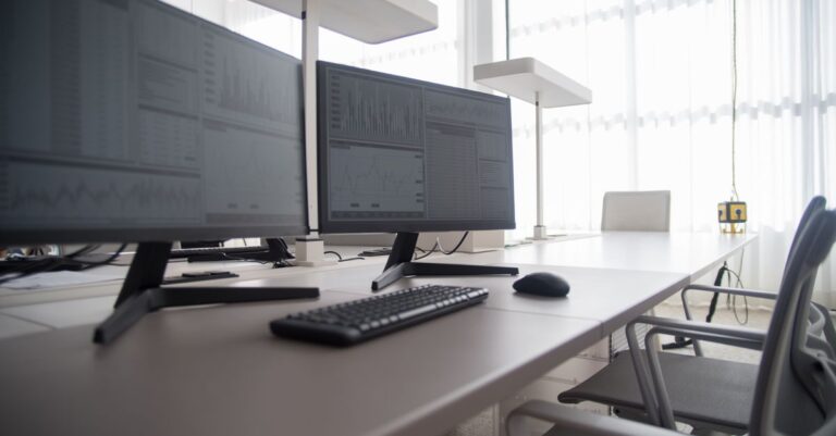 Monitor 4K para trabajar en 2026: 5 opciones para que tus ojos te lo agradescan