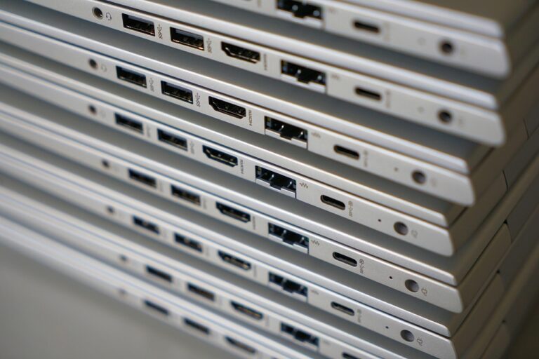 Hub USB-C con HDMI: los 5 que conectan portátil a monitor