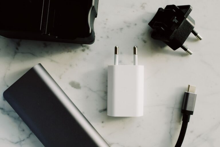Cargador USB-C 100W GaN: los 5 más potentes y compactos