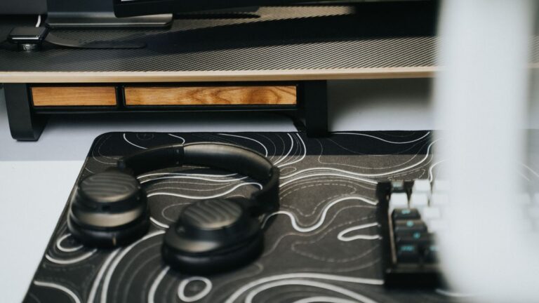 Accesorios tecnológicos para el escritorio: 5 productos que mejoran tu productividad