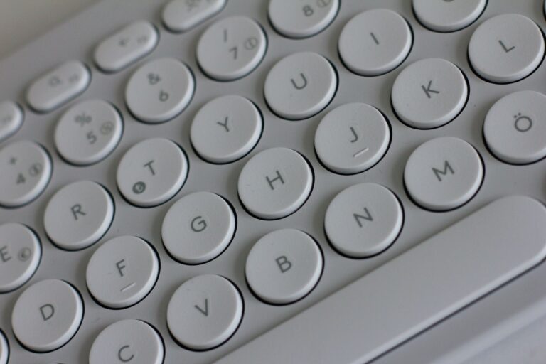 Teclado inalámbrico con touchpad: los 5 para sofá