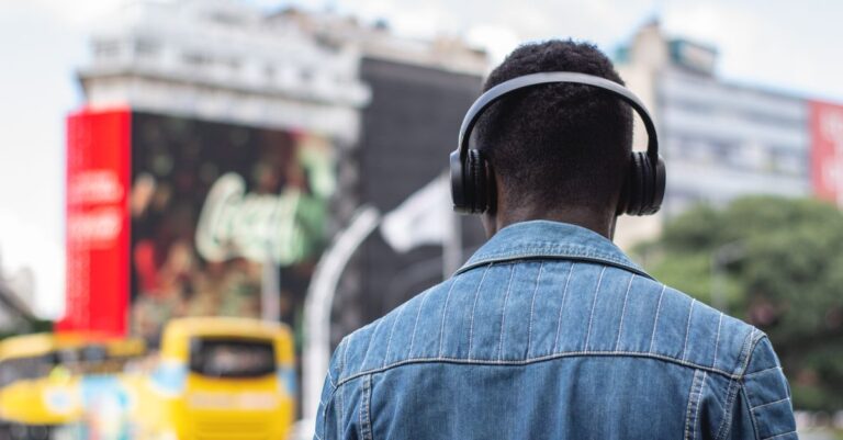 Auriculares con cancelación de ruido económica: top 5 por menos de 100€